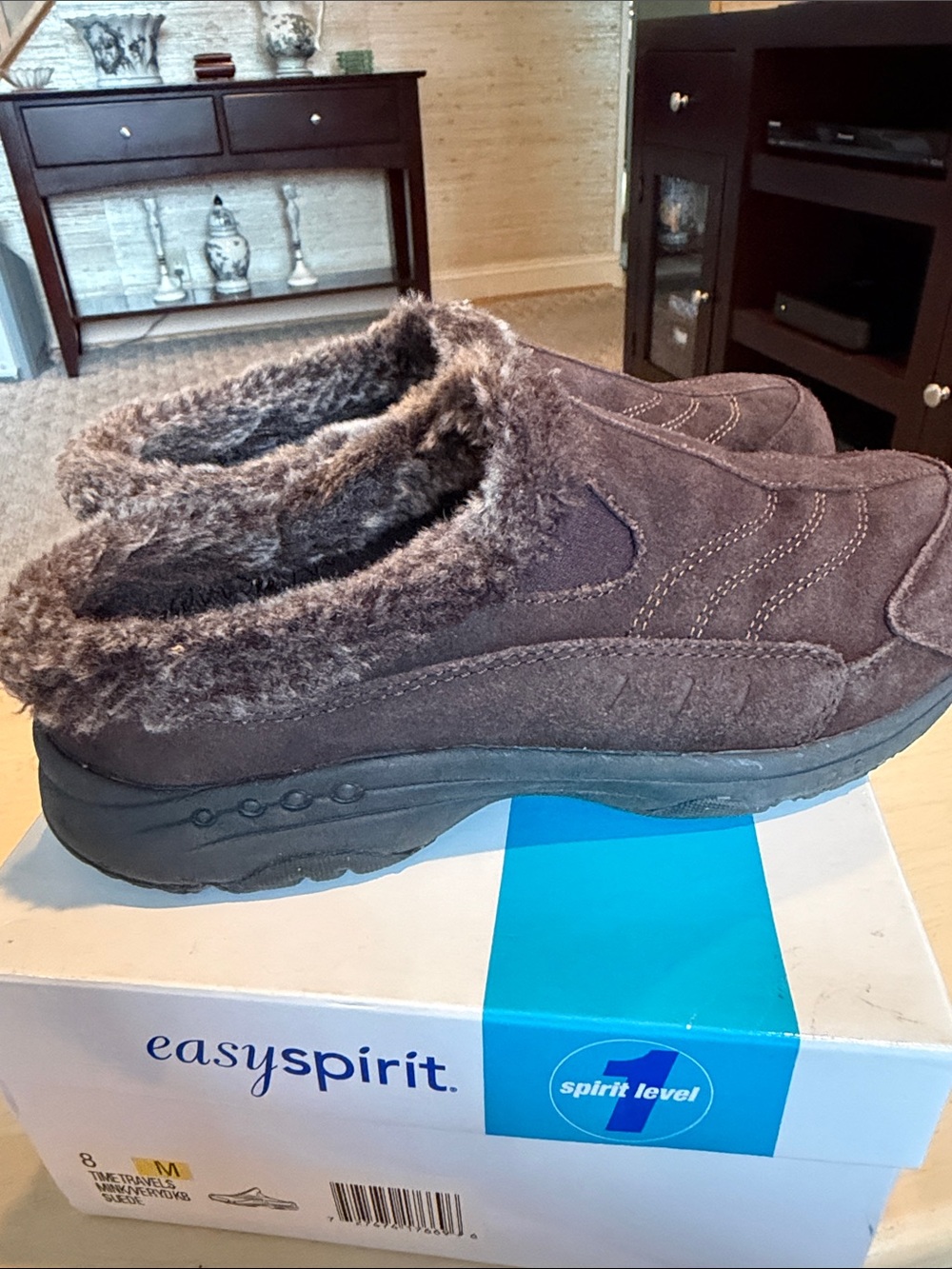 Easy Spirit Brown Suede Fur-Lined Mule Clogs - Picture 4 of 4